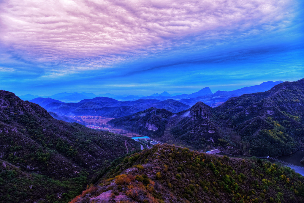 雾锁唐家湾.jpg
