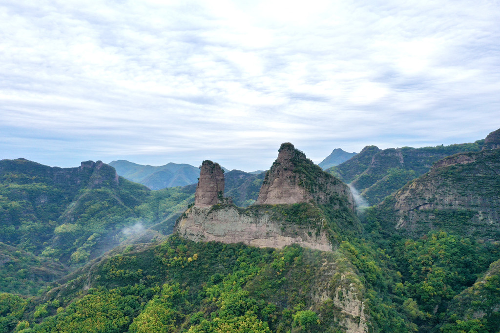 险峻骆驼峰.jpg